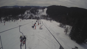 Snow park Paprsek - Lanovka - pohled dolů - 12.3.2023 v 12:40