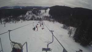 Snow park Paprsek - Lanovka - pohled dolů - 12.3.2023 v 12:45