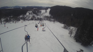 Snow park Paprsek - Lanovka - pohled dolů - 12.3.2023 v 13:05