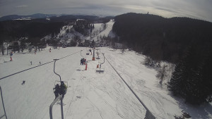 Snow park Paprsek - Lanovka - pohled dolů - 12.3.2023 v 13:50