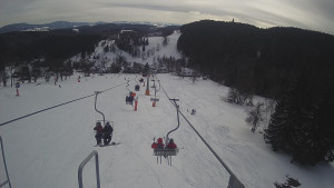 Snow park Paprsek - Lanovka - pohled dolů - 12.3.2023 v 14:10