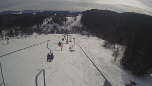 Snow park Paprsek - Lanovka - pohled dolů - 12.3.2023 v 14:30