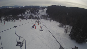 Snow park Paprsek - Lanovka - pohled dolů - 12.3.2023 v 14:35