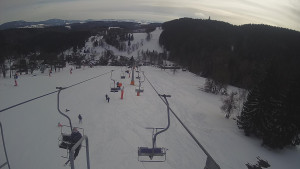 Snow park Paprsek - Lanovka - pohled dolů - 12.3.2023 v 14:50