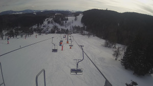 Snow park Paprsek - Lanovka - pohled dolů - 12.3.2023 v 15:10