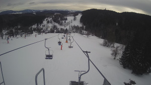 Snow park Paprsek - Lanovka - pohled dolů - 12.3.2023 v 15:50