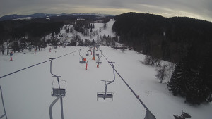 Snow park Paprsek - Lanovka - pohled dolů - 12.3.2023 v 16:10