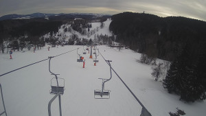 Snow park Paprsek - Lanovka - pohled dolů - 12.3.2023 v 16:15