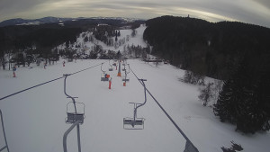 Snow park Paprsek - Lanovka - pohled dolů - 12.3.2023 v 16:35