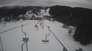 Snow park Paprsek - Lanovka - pohled dolů - 12.3.2023 v 16:45