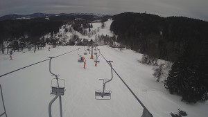 Snow park Paprsek - Lanovka - pohled dolů - 12.3.2023 v 17:10