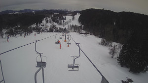 Snow park Paprsek - Lanovka - pohled dolů - 12.3.2023 v 17:25