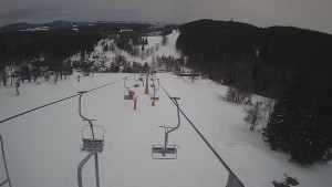 Snow park Paprsek - Lanovka - pohled dolů - 12.3.2023 v 17:35