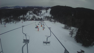 Snow park Paprsek - Lanovka - pohled dolů - 12.3.2023 v 17:45