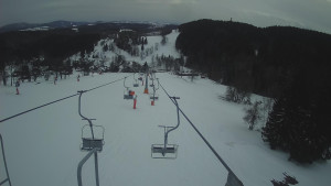 Snow park Paprsek - Lanovka - pohled dolů - 12.3.2023 v 18:00
