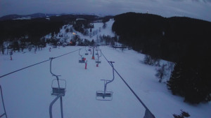 Snow park Paprsek - Lanovka - pohled dolů - 12.3.2023 v 18:15