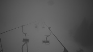 Snow park Paprsek - Lanovka - pohled dolů - 13.3.2023 v 05:50
