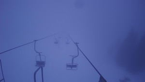 Snow park Paprsek - Lanovka - pohled dolů - 13.3.2023 v 06:15