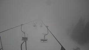 Snow park Paprsek - Lanovka - pohled dolů - 13.3.2023 v 06:40