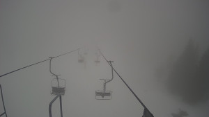 Snow park Paprsek - Lanovka - pohled dolů - 13.3.2023 v 06:50