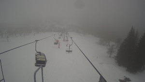 Snow park Paprsek - Lanovka - pohled dolů - 13.3.2023 v 09:05
