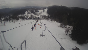 Snow park Paprsek - Lanovka - pohled dolů - 13.3.2023 v 10:20