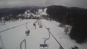 Snow park Paprsek - Lanovka - pohled dolů - 13.3.2023 v 10:25