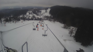 Snow park Paprsek - Lanovka - pohled dolů - 13.3.2023 v 11:40