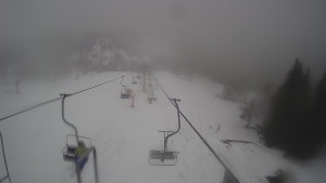Snow park Paprsek - Lanovka - pohled dolů - 13.3.2023 v 14:25