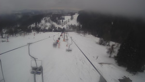 Snow park Paprsek - Lanovka - pohled dolů - 13.3.2023 v 14:50