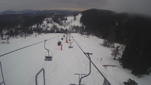 Snow park Paprsek - Lanovka - pohled dolů - 13.3.2023 v 15:00