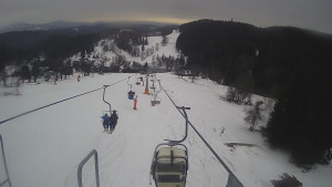 Snow park Paprsek - Lanovka - pohled dolů - 13.3.2023 v 15:30