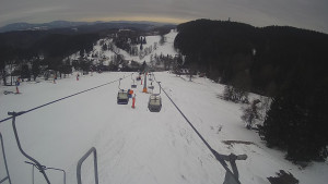 Snow park Paprsek - Lanovka - pohled dolů - 13.3.2023 v 15:40