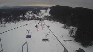 Snow park Paprsek - Lanovka - pohled dolů - 13.3.2023 v 15:45