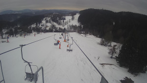 Snow park Paprsek - Lanovka - pohled dolů - 13.3.2023 v 15:55