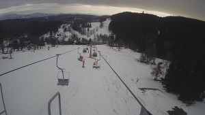 Snow park Paprsek - Lanovka - pohled dolů - 13.3.2023 v 17:15