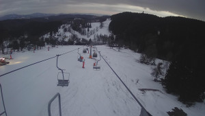 Snow park Paprsek - Lanovka - pohled dolů - 13.3.2023 v 17:50