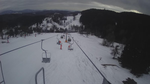 Snow park Paprsek - Lanovka - pohled dolů - 13.3.2023 v 18:00
