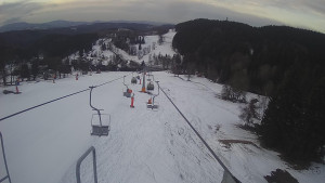 Snow park Paprsek - Lanovka - pohled dolů - 14.3.2023 v 06:20