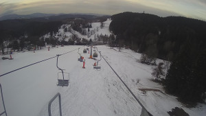 Snow park Paprsek - Lanovka - pohled dolů - 14.3.2023 v 06:25