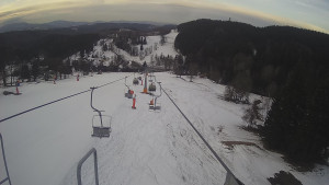 Snow park Paprsek - Lanovka - pohled dolů - 14.3.2023 v 06:35