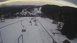 Snow park Paprsek - Lanovka - pohled dolů - 14.3.2023 v 06:50