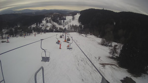Snow park Paprsek - Lanovka - pohled dolů - 14.3.2023 v 07:20