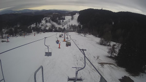 Snow park Paprsek - Lanovka - pohled dolů - 14.3.2023 v 07:30