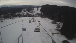 Snow park Paprsek - Lanovka - pohled dolů - 14.3.2023 v 07:40