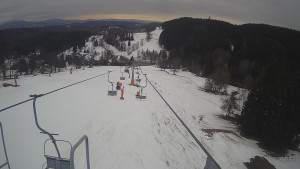 Snow park Paprsek - Lanovka - pohled dolů - 14.3.2023 v 08:40