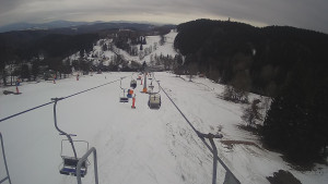 Snow park Paprsek - Lanovka - pohled dolů - 14.3.2023 v 09:15