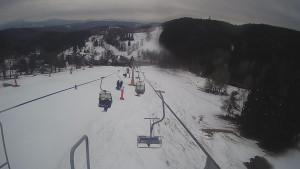 Snow park Paprsek - Lanovka - pohled dolů - 14.3.2023 v 09:35