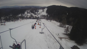 Snow park Paprsek - Lanovka - pohled dolů - 14.3.2023 v 09:40