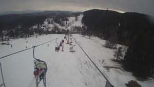 Snow park Paprsek - Lanovka - pohled dolů - 14.3.2023 v 10:10